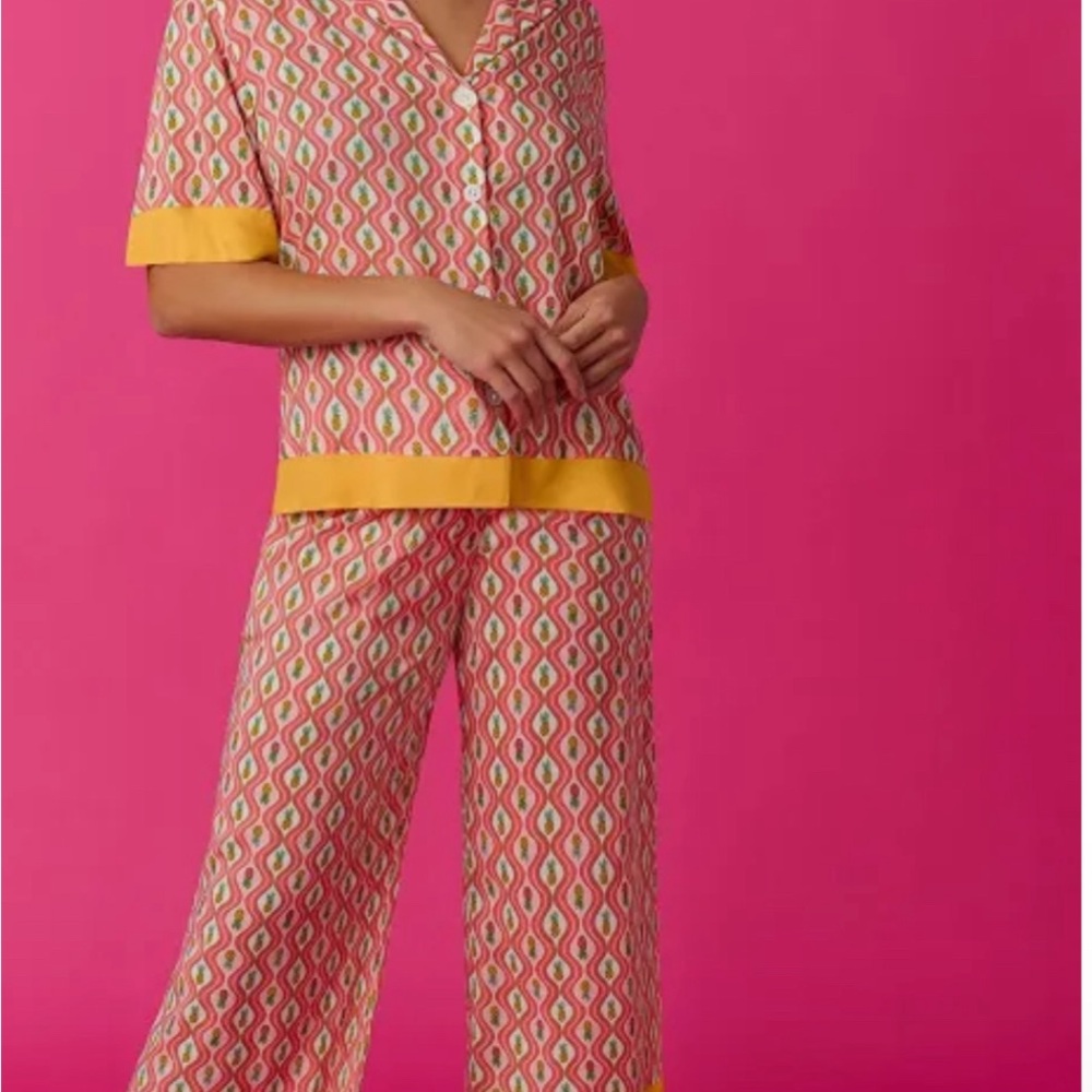 ROOM SERVICE PJ’S